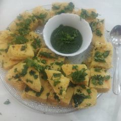 A picture of Khaman Dhokla.