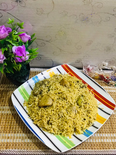 A picture of Chicken /mutton yakhni pulao.