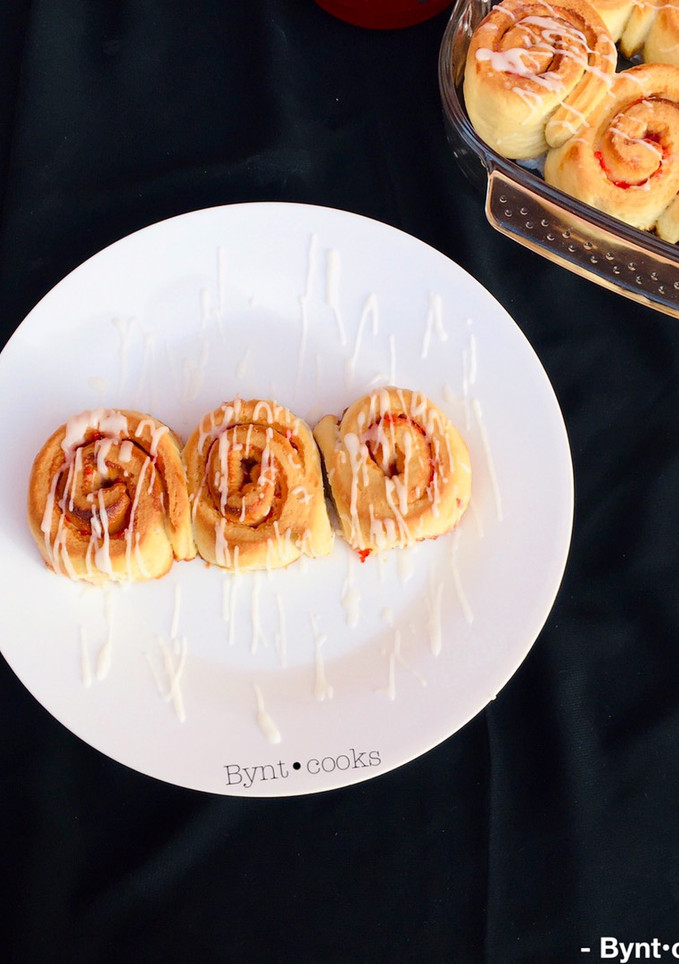 A picture of Jam Roll.
