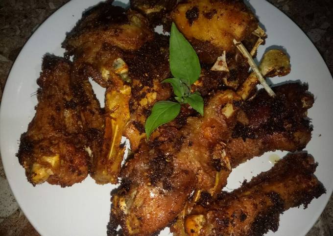 20. Ayam Goreng Laos