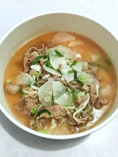 Foto resep Sup Daging Sapi Lobak ala Korea (Sogogi Muguk/Korean Beef Radish Soup)