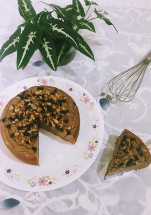 A picture of Banana Walnut Cake.