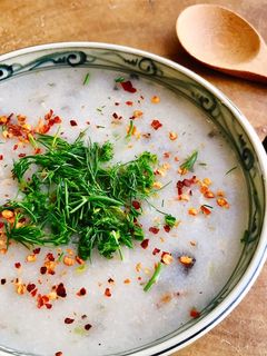 Hình của món Cháo nấm rong biển tốc hành từ cơm nguội.