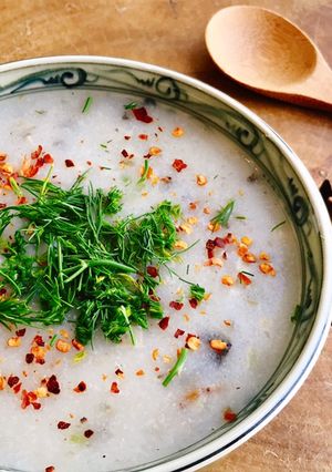 Hình của món Cháo nấm rong biển tốc hành từ cơm nguội.
