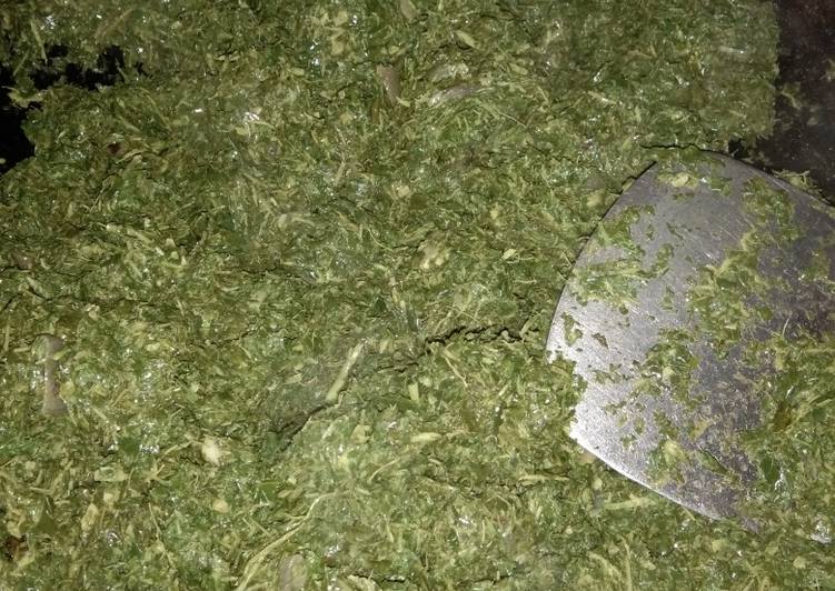 Daun singkong tumbuk (Tung Ubi Cak)