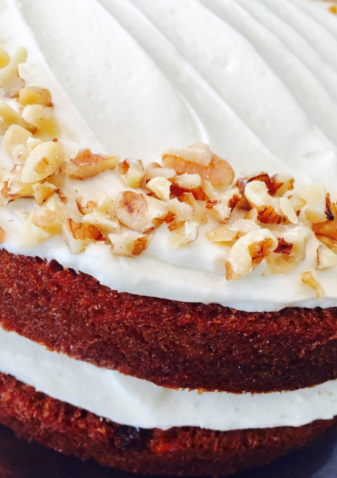 Una foto de Bizcocho (Pastel) de zanahoria con cubierta de queso crema