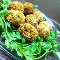 A picture of Nesty balls.