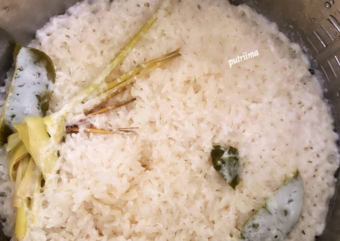 Nasi uduk putih (rice cooker) 👍🏼