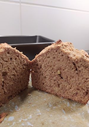 A picture of Banana bread (no dairy, no egg, no sugar).