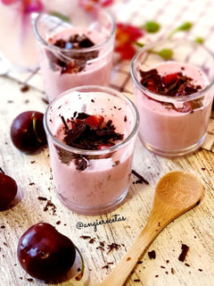 Una foto de Mousse de cerezas