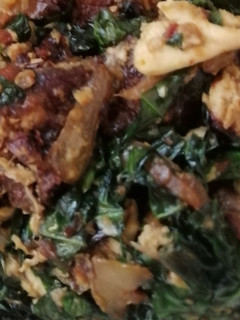 A picture of Spinach sauce.