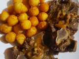 Carne de vacuno con papitas duquesas