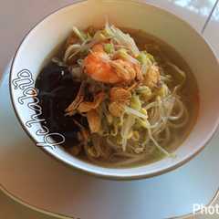 A picture of Lontong Mie.