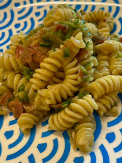 Foto di Fusilli zucchine e speck in ufficio