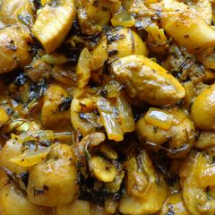 A picture of Methi mushroom curry.