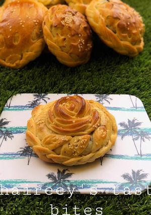 A picture of Rose bread 🌹 🍞.