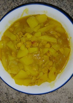 Una foto de Sopa suculentosa de garbanzos con papa