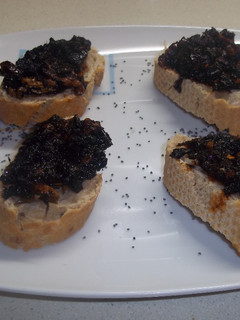 Foto principal de Canapés con pan de masa madre y pericana