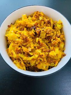 कोबी डाळ भाजी (kobi dal bhaji recipe in marathi) रेसिपी चे मुख्य फोटो 