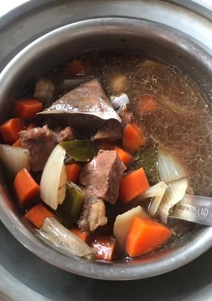 超簡單一鍋搞定 紅燒牛肉湯 的食譜成品照片