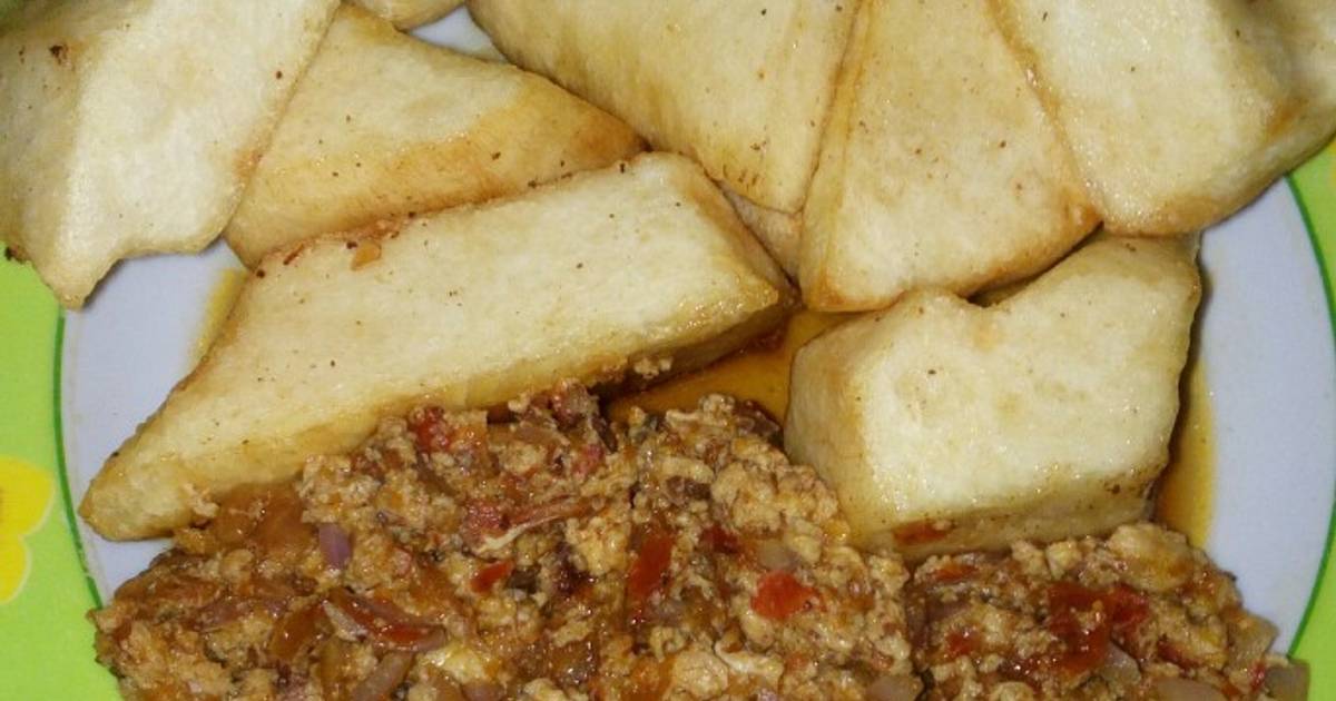 Fried yam with egg sauce Recipe by Fiddausi Yusuf Cookpad