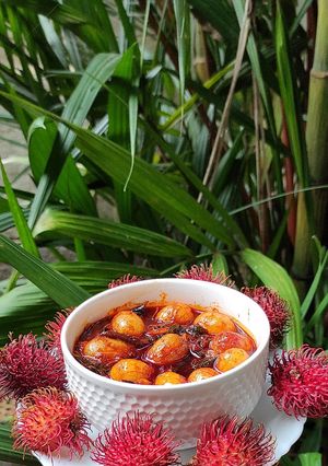 A picture of Rambutan fruit pickle.