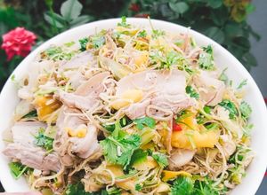 Hình của món Gỏi thịt heo bắp chuối.