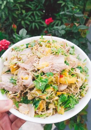 Hình của món Gỏi thịt heo bắp chuối.