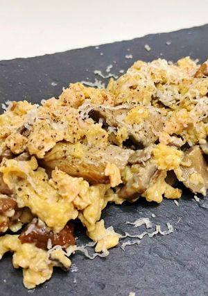 Una foto de Revuelto de boletus con foie