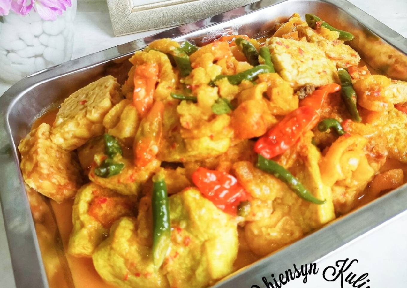 Gulai tempe tahu kerupuk kulit