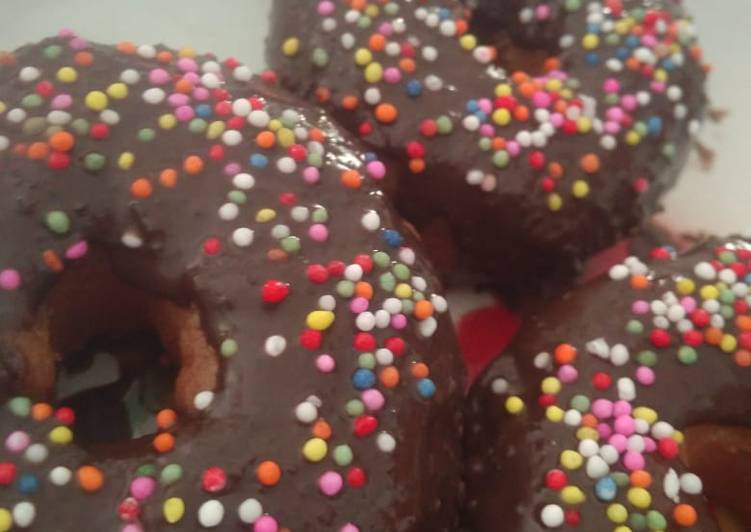 Donat toping coklat spike