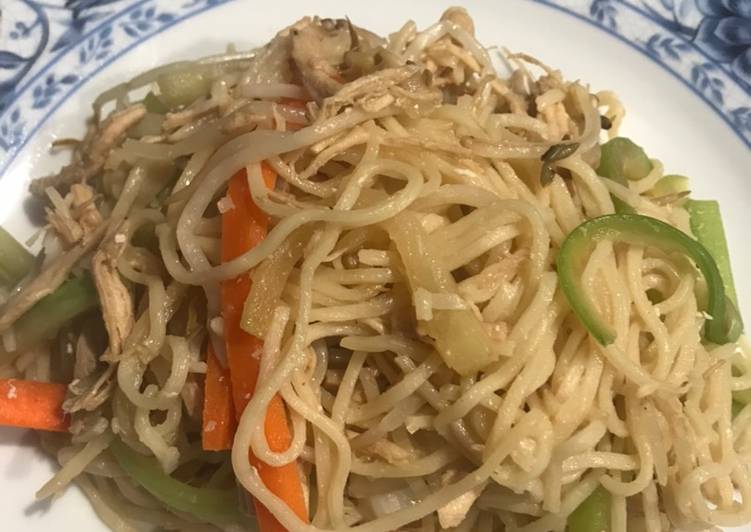 Chow Mein de Pollo