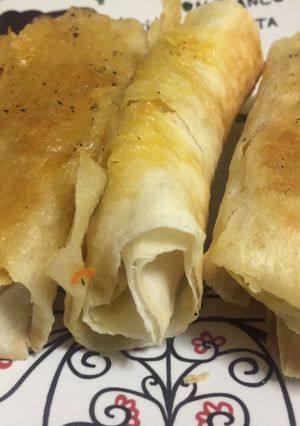 Una foto de Arrolladitos primavera o Empanaditas chinas