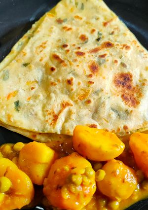মেথি গাজর পরোটা(methi gajar paratha recipe in Bengali) রেসিপির প্রধান ছবি