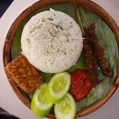 Nasi Daun Jeruk Tanpa Santan রেসিপির প্রধান ছবি