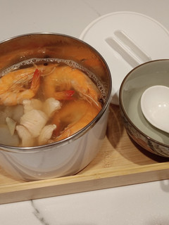 蘿蔔鮮蝦鮭魚湯 的食譜成品照片
