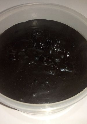 A picture of Chocolate sauce.