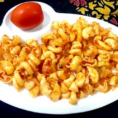 A picture of Tomato Macroni.