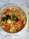 Insalata di orzo perlato e aringa