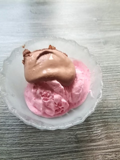 Gyümölcs és csokifagyi gépben, vagy anélkül recept fotója