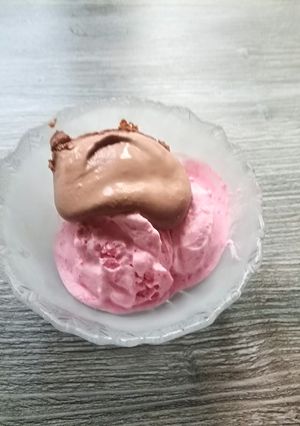 Gyümölcs és csokifagyi gépben, vagy anélkül recept fotója