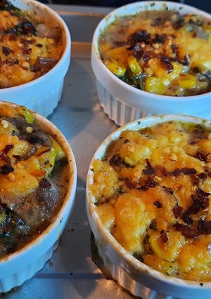 বেকড চীজি স্পিনাচ (baked cheesy spinach recipe in Bengali) রেসিপির প্রধান ছবি