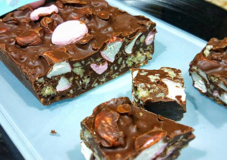 Falso turrón de nubes y muesli