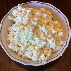 A picture of California Farm Made Fresh Cottage Cheese.