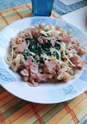 Spenótos-tejszínes tészta recept fotója