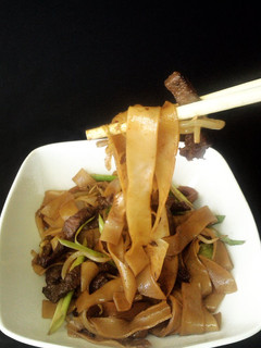 Una foto de Noodles de arroz con ternera {Ow Fo Fun}