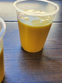 Una foto de Gelatina de mango con queso crema