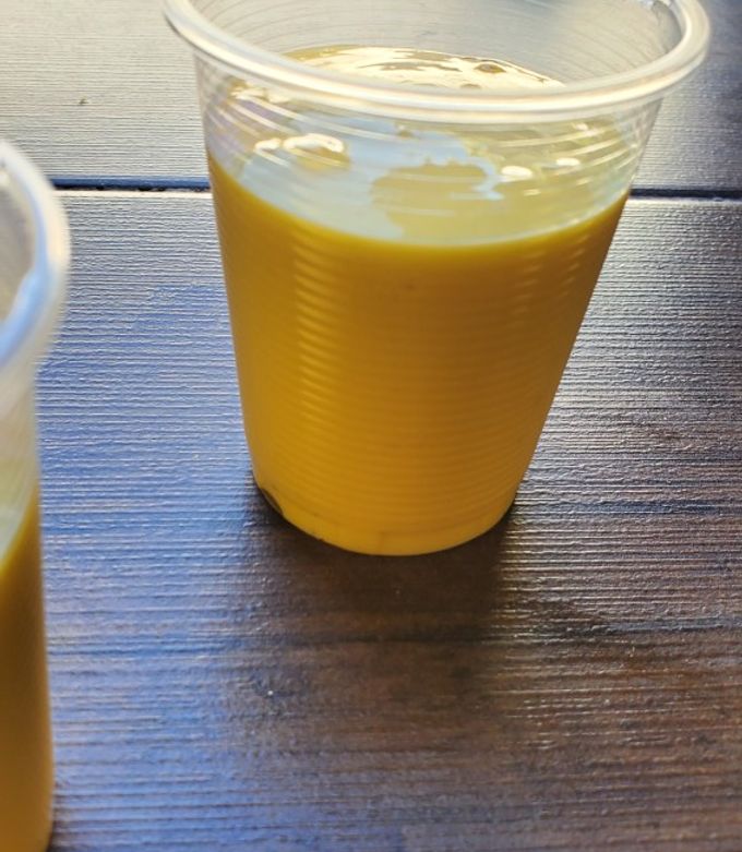 Una foto de Gelatina de mango con queso crema