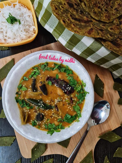 સ્પીનેચ દાળ ઢોકળી (Spinach Dal Dhokli Recipe In Gujarati) રેસીપી મુખ્ય ફોટો