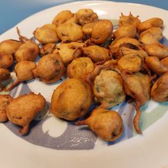 घोसाळ्याची भजी A picture of घोसाळ्याची भजी.